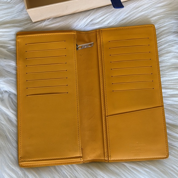 Louis Vuitton Brazza Wallet yellow long wallet saffron aerogramme - Picture 7 of 17